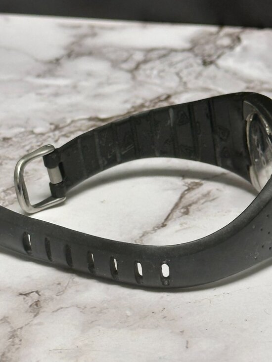 Roxy Winki Womens Watch Silver Tone Mother of Pearl Dial Silicone Band Works